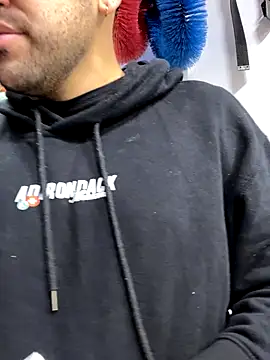 JuanZapata33 live sex cam