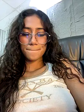 KaitlynLoveCam live sex cam