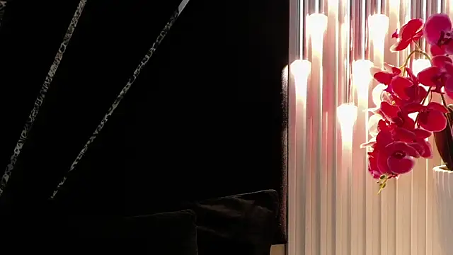 KenyaCruz live sex cam