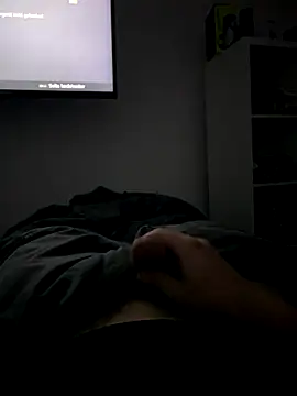 Paul_Klein20000's cam snapshot