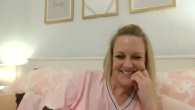 XxBambi69Xx's cam snapshot