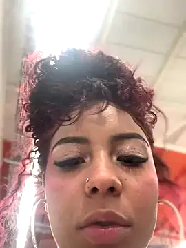 PrettyTiana_'s cam snapshot