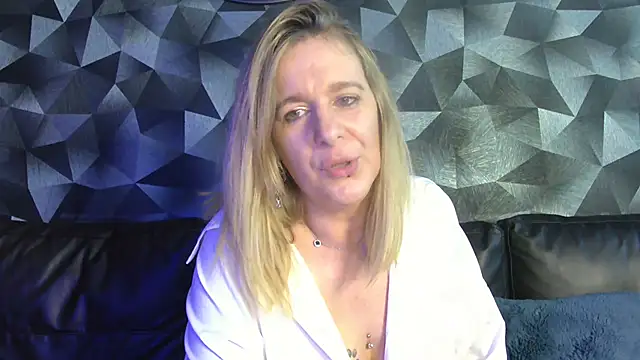 Delichieuse5's cam snapshot