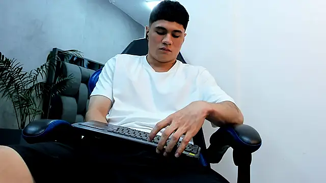 roan_birkin's cam snapshot