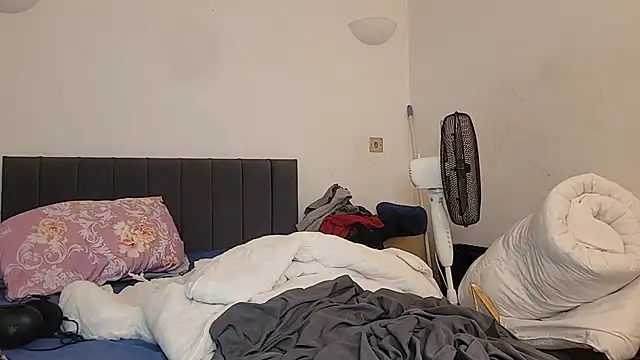 uk-bobbie-uk live sex cam