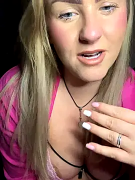 Charleigh_xx's cam snapshot