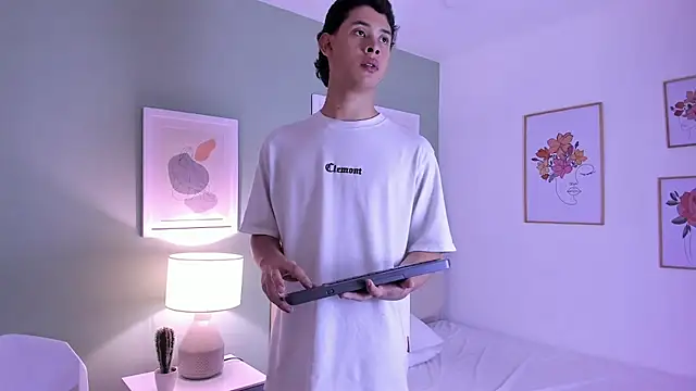 ApoloRicci's cam snapshot