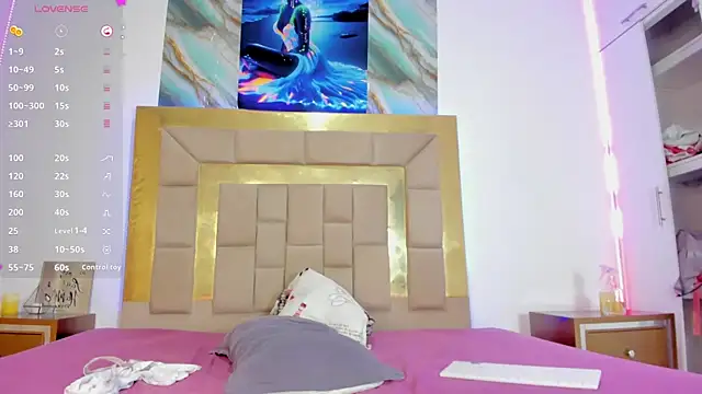 NaughtySasha's cam snapshot