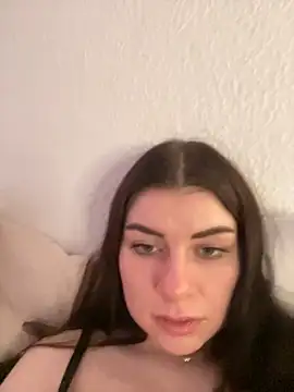 EllyNora live sex cam