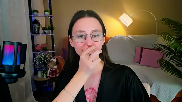 YourLovellyStory live sex cam