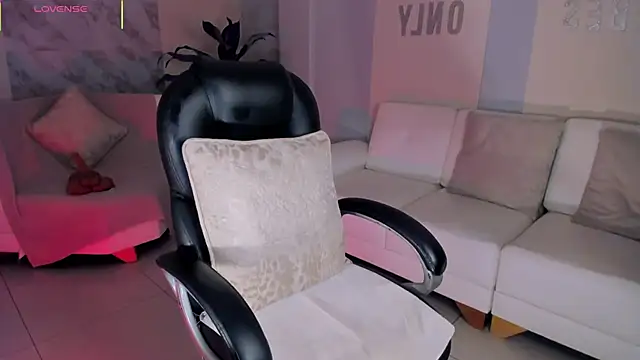 AlessaRomero live sex cam