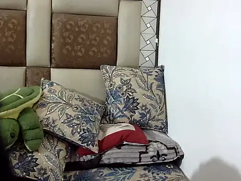 Unique_emy live sex cam