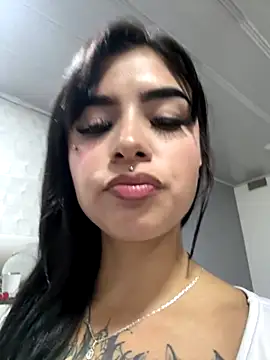 nicky_and_isabella live sex cam