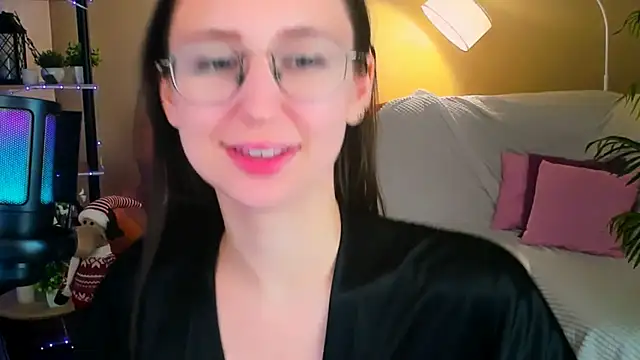 YourLovellyStory's cam snapshot