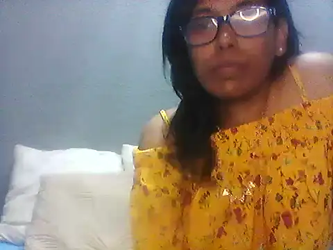 TiaBlaze's cam snapshot