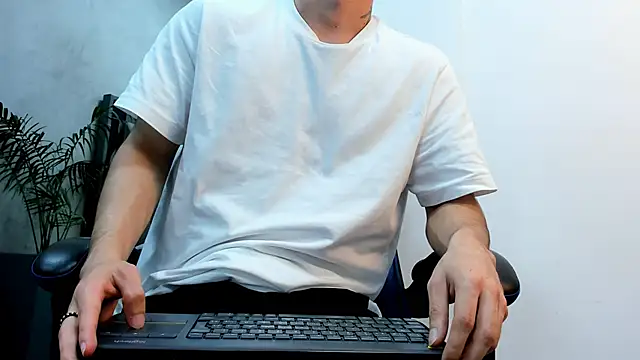 roan_birkin's cam snapshot