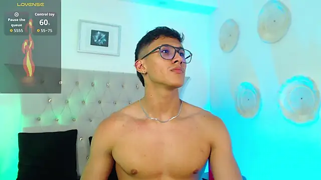 SalvadorFit's cam snapshot