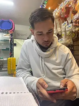 Leonardmoppet live sex cam