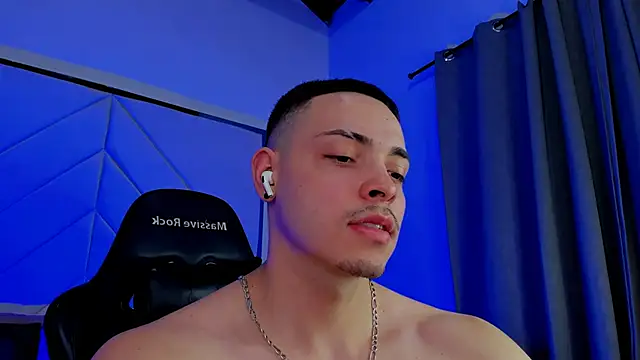 Maxwell_Dupont's cam snapshot