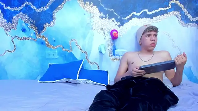 Boys_Pranks's cam snapshot