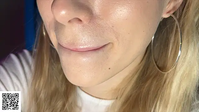 ElysiaXo live sex cam