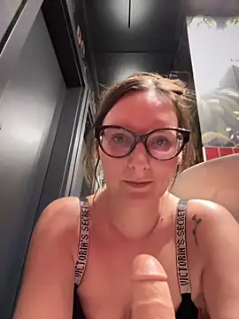 The_Snowwhitee live sex cam