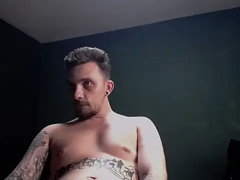 guesswhatbitch live sex cam