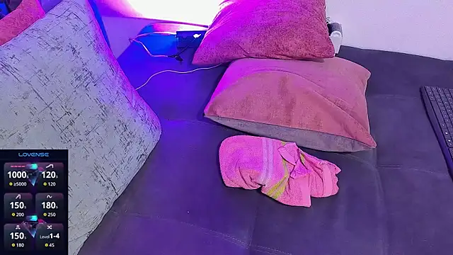 Hoot_tiger live sex cam