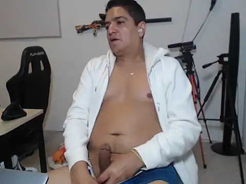 yayo_33 live sex cam