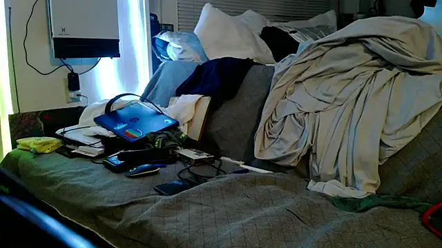 Luv2SuckBWC92 live sex cam