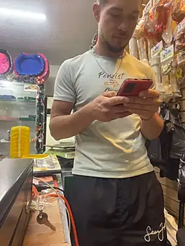 Leonardmoppet live sex cam