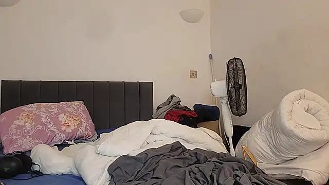 uk-bobbie-uk live sex cam