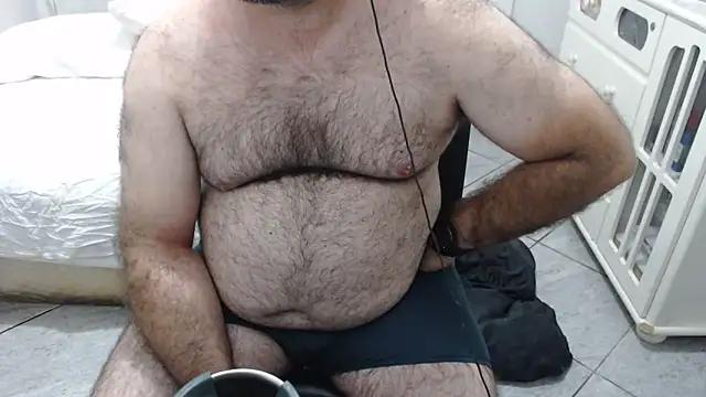 MysterBearMG live sex cam