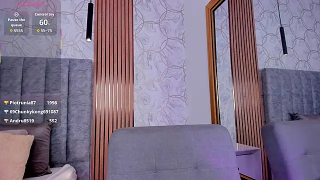 sarahyessica live sex cam