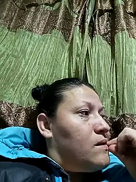 Kattiia1 live sex cam