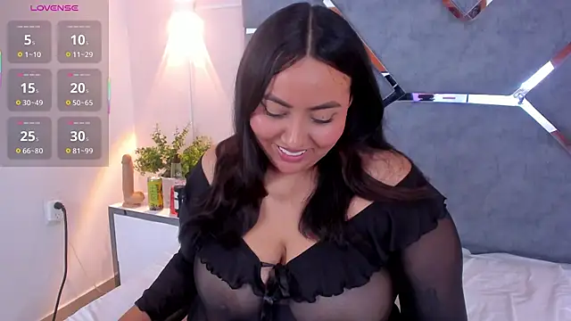 LucciaPorter live sex cam