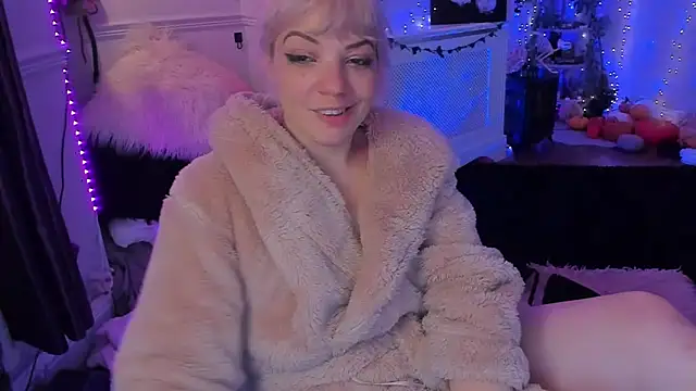 LunaWoolfie's cam snapshot