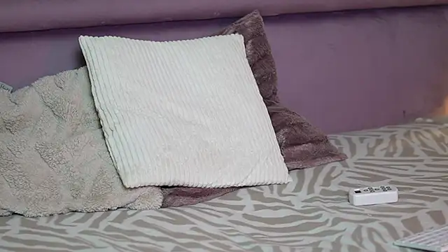 JoelleApril's cam snapshot