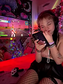 Cutiepiespanks's cam snapshot