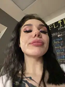 MaeveMoon's cam snapshot