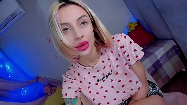 YourLizzyDoll's cam snapshot