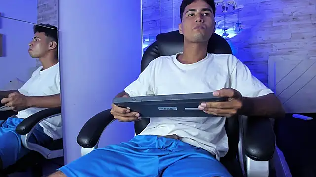 Simon_Pernia's cam snapshot