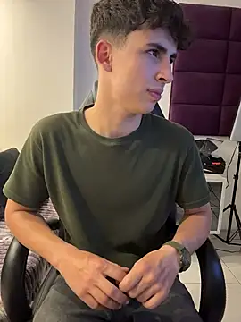 AdrianRinaldi live sex cam