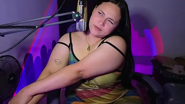 Luciernaga18 live sex cam