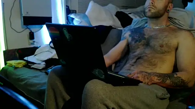 Luv2SuckBWC92 live sex cam