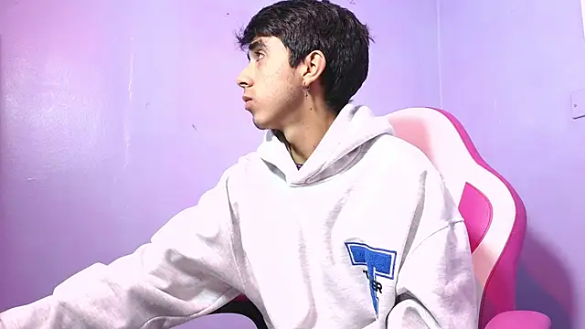 Hottie_Guy's cam snapshot