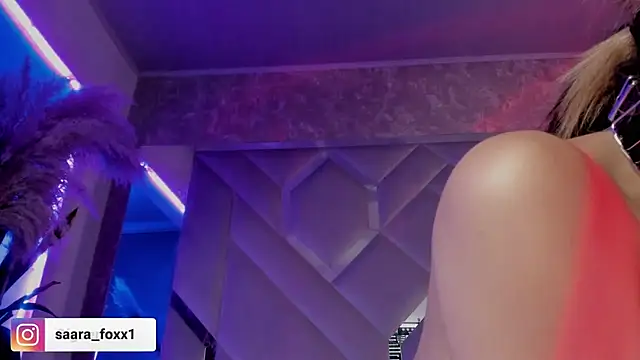 Sara_Foxx1's cam snapshot