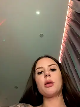 Alina_Vibe_Me's cam snapshot