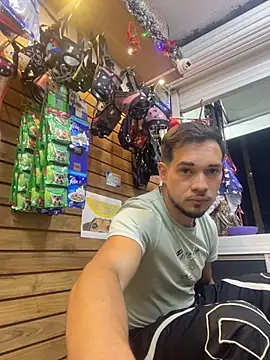 Leonardmoppet live sex cam