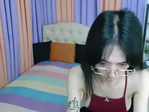 XxTsUncutAskaxX live sex cam